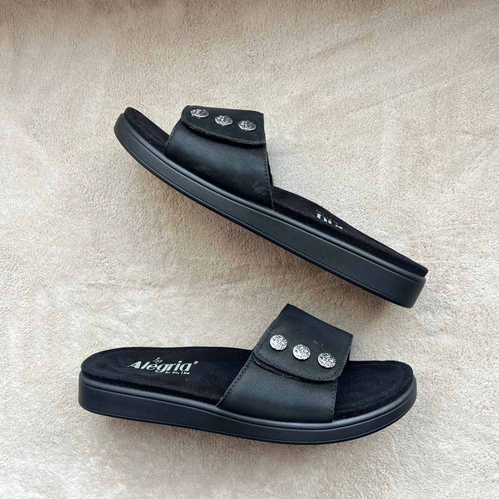 NEW Alegria‎ Lilie Women 7-7.5 EU 37 Black Slide Flat Sandals Medallion Comfort